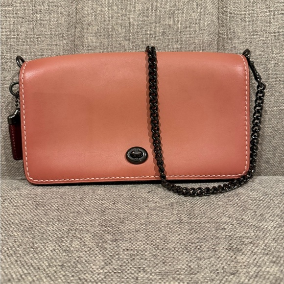 Coach Dinky Bag - maximize versatility with two chains included! - Picture 2 of 11